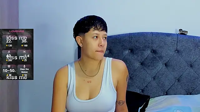 Snapshot of violet_casper_ chatting on 5, 2, 2025 violet casper  online show from 5, 2, 2025