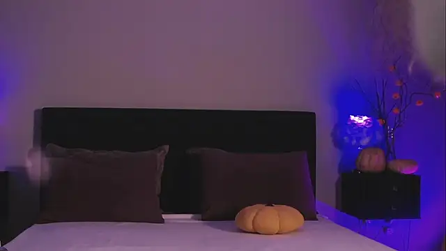 Denise Garciia online show from 10, 10, 2025