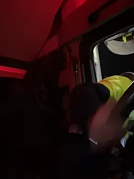 Snapshot of donnuozfutura chatting on 2, 1, 2025 donnuozfutura online show from 2, 1, 2025