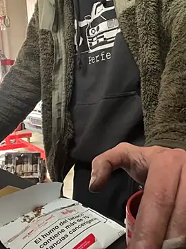 Snapshot of donnuozfutura chatting on 19, 3, 2025 donnuozfutura online show from 19, 3, 2025