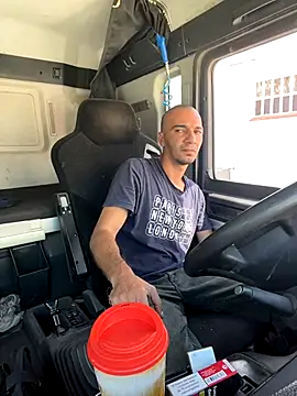 Snapshot of donnuozfutura chatting on 7, 10, 2025 donnuozfutura online show from 7, 10, 2025