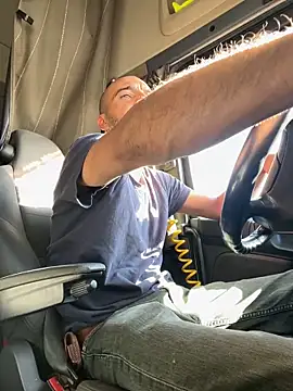 Snapshot of donnuozfutura chatting on 8, 10, 2025 donnuozfutura online show from 8, 10, 2025