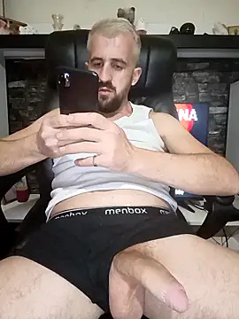 Snapshot of GrofLicno chatting on 11, 3, 2026 GrofLicno online show from 11, 3, 2026