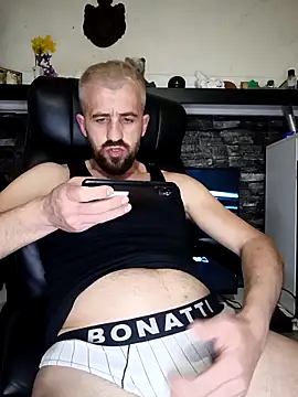 Snapshot of GrofLicno chatting on 25, 3, 2026 GrofLicno online show from 25, 3, 2026