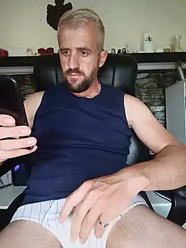 Snapshot of GrofLicno chatting on 24, 5, 2026 GrofLicno online show from 24, 5, 2026