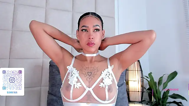 Nia Bunny online show from 15, 9, 2025