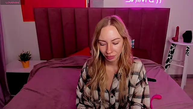 Snapshot of Diana_Garrett chatting on 5, 10, 2025 Diana Garrett online show from 5, 10, 2025