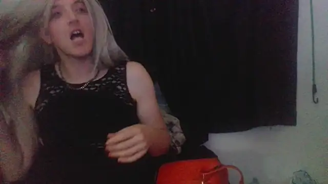 sexyblondetrans online show from 4, 10, 2025