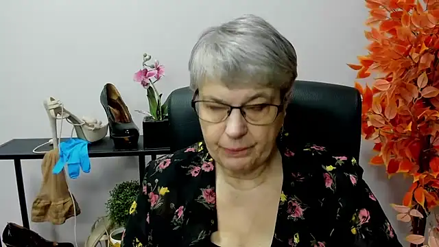 Snapshot of IrisDream chatting on 3, 12, 2024 IrisDream online show from 3, 12, 2024