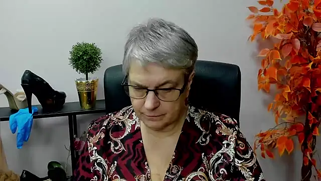 Snapshot of IrisDream chatting on 19, 12, 2024 IrisDream online show from 19, 12, 2024