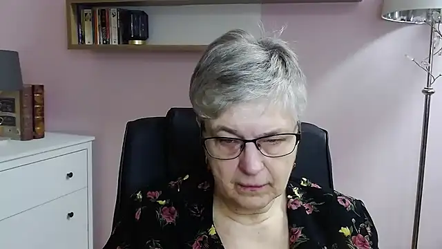 Snapshot of IrisDream chatting on 23, 12, 2024 IrisDream online show from 23, 12, 2024
