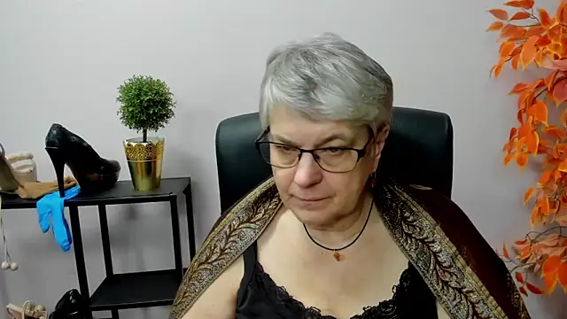 Snapshot of IrisDream chatting on 31, 12, 2024 IrisDream online show from 31, 12, 2024