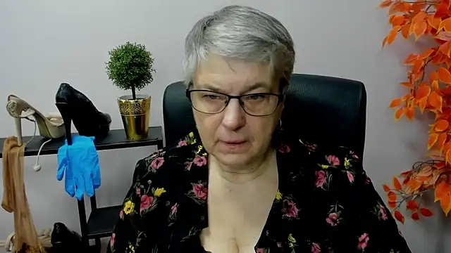 Snapshot of IrisDream chatting on 8, 1, 2025 IrisDream online show from 8, 1, 2025