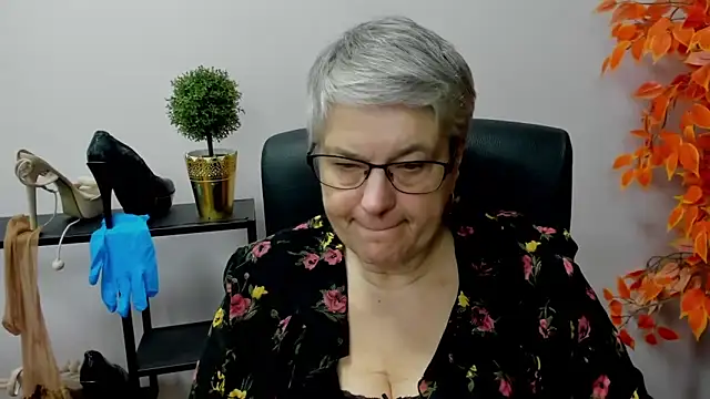 Snapshot of IrisDream chatting on 8, 1, 2025 IrisDream online show from 8, 1, 2025