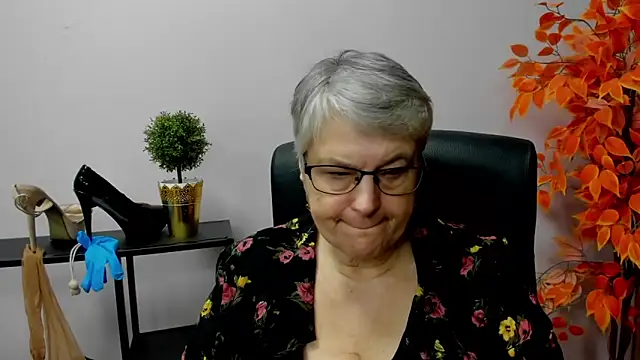 Snapshot of IrisDream chatting on 9, 1, 2025 IrisDream online show from 9, 1, 2025