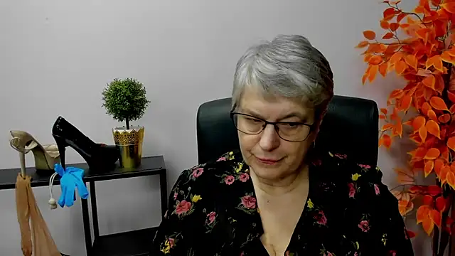 Snapshot of IrisDream chatting on 9, 1, 2025 IrisDream online show from 9, 1, 2025