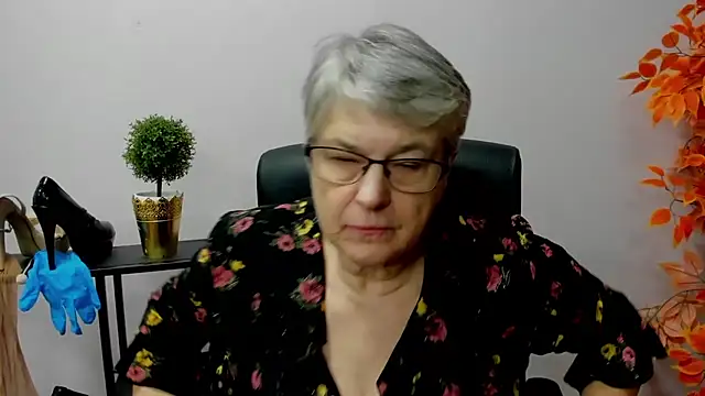 Snapshot of IrisDream chatting on 13, 1, 2025 IrisDream online show from 13, 1, 2025