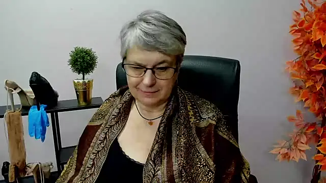 Snapshot of IrisDream chatting on 28, 1, 2025 IrisDream online show from 28, 1, 2025
