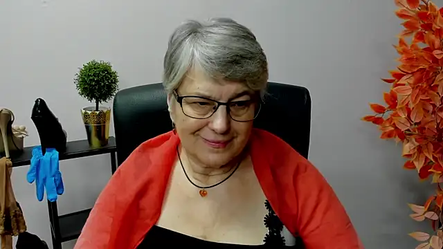 Snapshot of IrisDream chatting on 7, 2, 2025 IrisDream online show from 7, 2, 2025