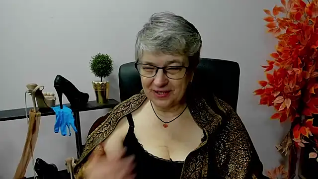 Snapshot of IrisDream chatting on 13, 2, 2025 IrisDream online show from 13, 2, 2025