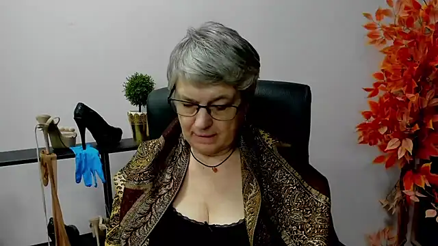 Snapshot of IrisDream chatting on 13, 2, 2025 IrisDream online show from 13, 2, 2025