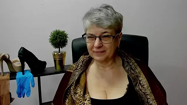 Snapshot of IrisDream chatting on 17, 2, 2025 IrisDream online show from 17, 2, 2025