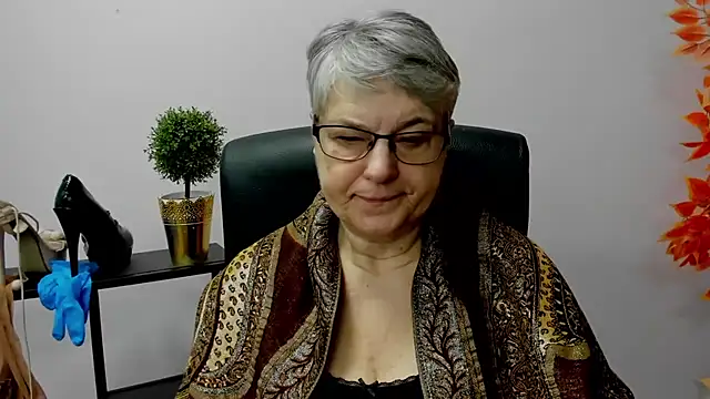 Snapshot of IrisDream chatting on 18, 2, 2025 IrisDream online show from 18, 2, 2025