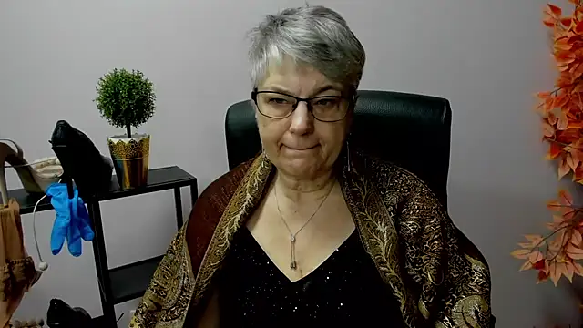 Snapshot of IrisDream chatting on 21, 2, 2025 IrisDream online show from 21, 2, 2025