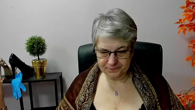 Snapshot of IrisDream chatting on 12, 3, 2025 IrisDream online show from 12, 3, 2025