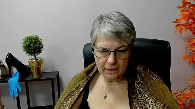 Snapshot of IrisDream chatting on 12, 3, 2025 IrisDream online show from 12, 3, 2025