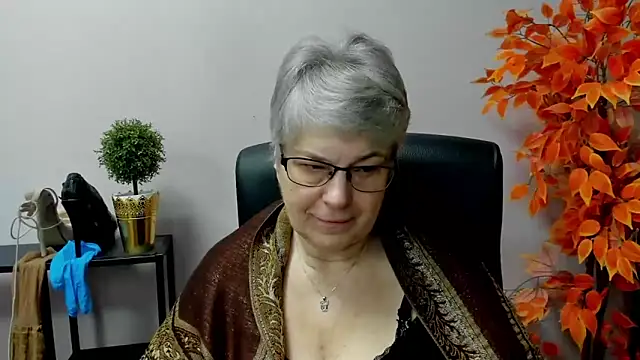 Snapshot of IrisDream chatting on 13, 3, 2025 IrisDream online show from 13, 3, 2025