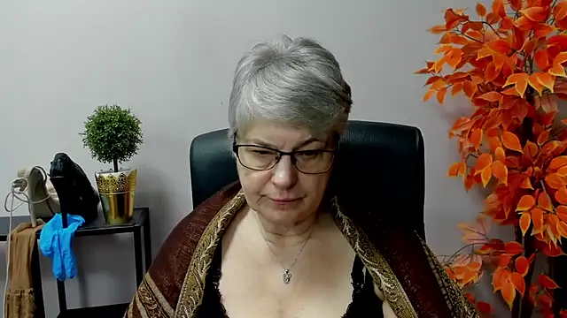 Snapshot of IrisDream chatting on 13, 3, 2025 IrisDream online show from 13, 3, 2025