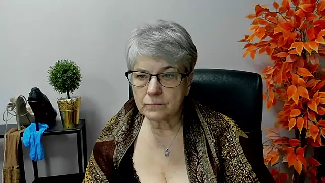Snapshot of IrisDream chatting on 13, 3, 2025 IrisDream online show from 13, 3, 2025