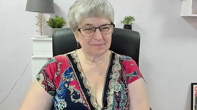 Snapshot of IrisDream chatting on 7, 7, 2026 IrisDream online show from 7, 7, 2026