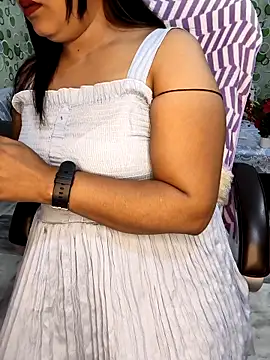 Cute-Raashii online show from 3, 11, 2025