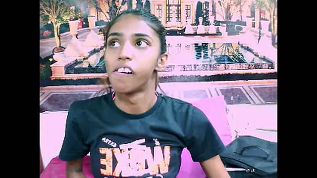 IndianSexySlender online show from 5, 12, 2024