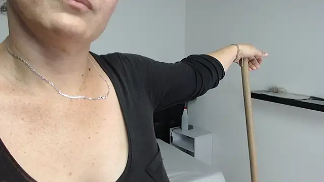 Angelinna Milf online show from 17, 12, 2024