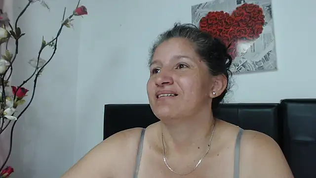 Angelinna Milf online show from 17, 12, 2024