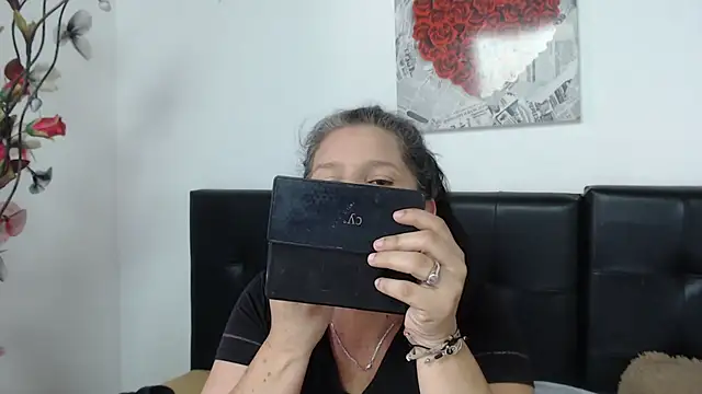 Angelinna Milf online show from 11, 1, 2025