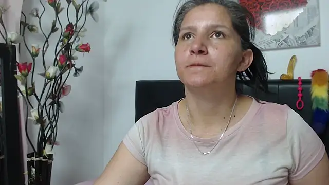 Angelinna Milf online show from 14, 1, 2025