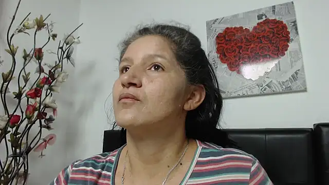 Angelinna Milf online show from 19, 1, 2025