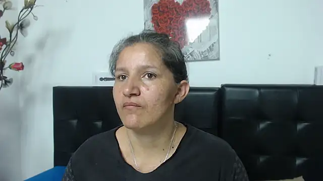 Angelinna Milf online show from 1, 2, 2025