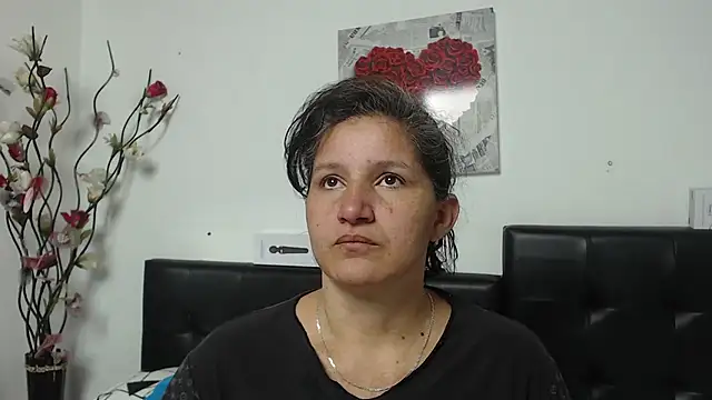 Angelinna Milf online show from 18, 2, 2025