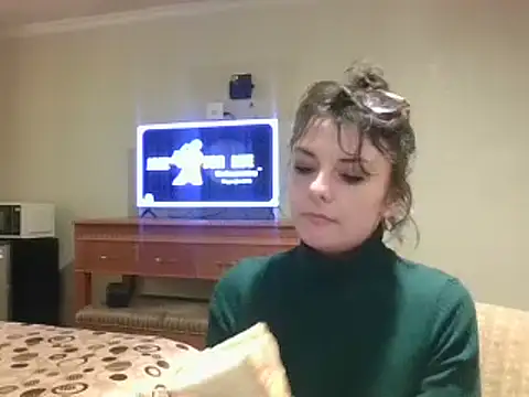 Snapshot of Phoenixmonroe0810 chatting on 5, 1, 2025 Phoenixmonroe0810 online show from 5, 1, 2025