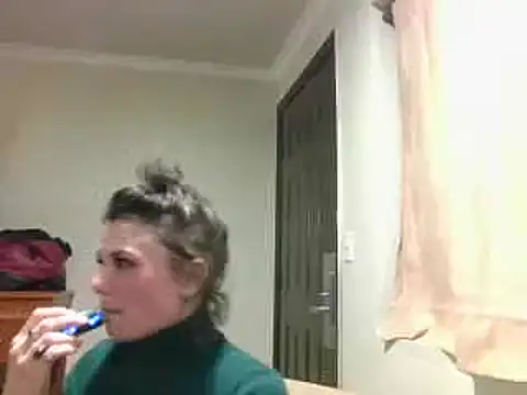 Snapshot of Phoenixmonroe0810 chatting on 5, 1, 2025 Phoenixmonroe0810 online show from 5, 1, 2025