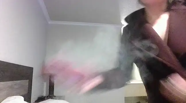 Snapshot of Phoenixmonroe0810 chatting on 6, 1, 2025 Phoenixmonroe0810 online show from 6, 1, 2025