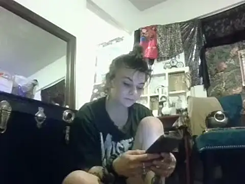 Snapshot of Phoenixmonroe0810 chatting on 28, 1, 2025 Phoenixmonroe0810 online show from 28, 1, 2025