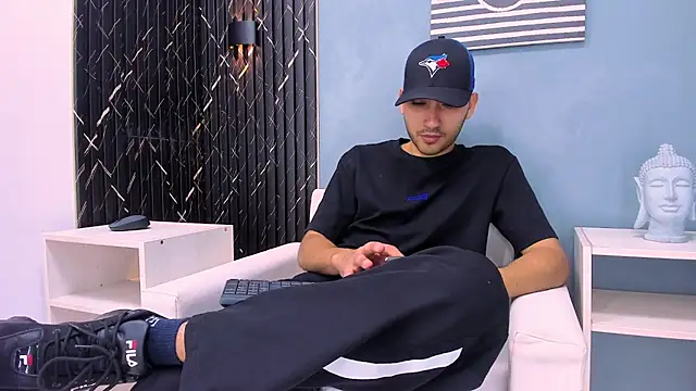 Liam crox online show from 24, 12, 2024