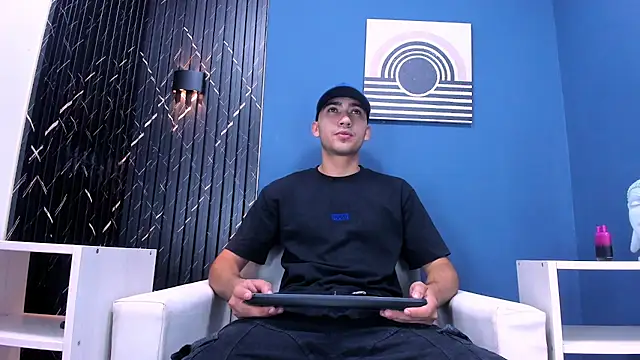 Liam crox online show from 29, 1, 2025