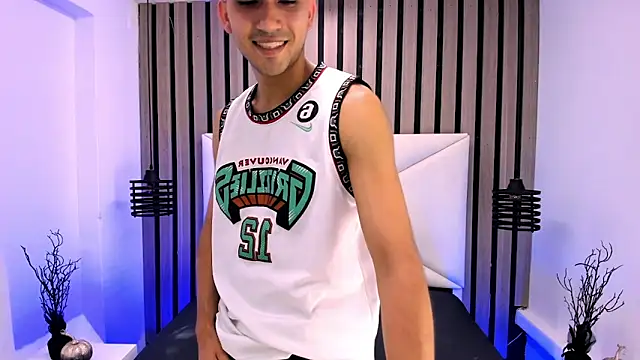 Liam crox online show from 8, 3, 2025